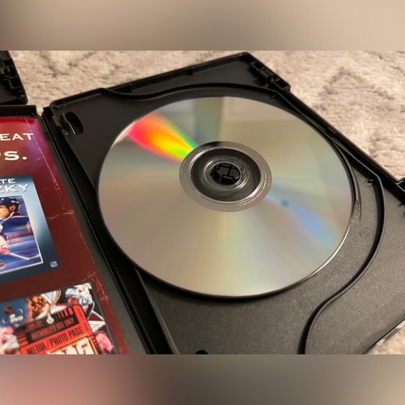 NHL Stanley Cup and Honor & Courage DVD Set Penguins Ducks Hockey - Picture 6 of 9